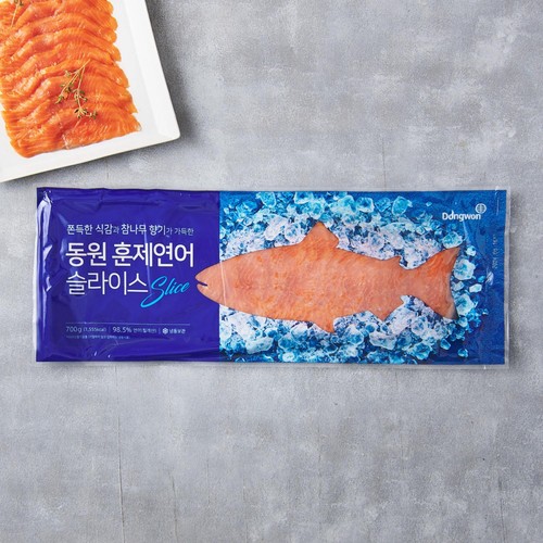 쫀득한 식감과 참나무향이 가득한  동원 훈제연어 슬라이스 (700G)
