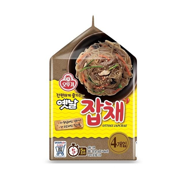Ottogi Conveniently Enjoy Old-Fashioned Japchae (More Generous Ingredients v More Flavorful Sesame Oil) Ottogi Has It All!! Cooking Oil Front OTTOGI JAPCHAE 4-Pack